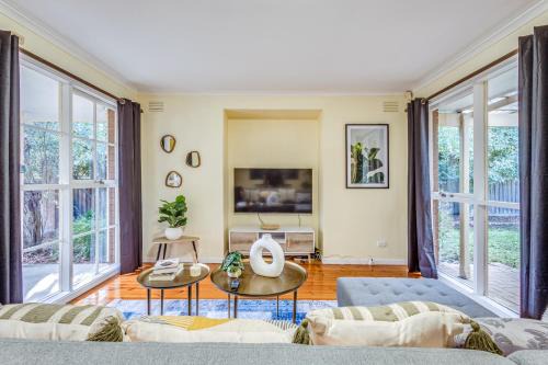 Glen Waverley House | StayAU Cozy Family Comfort Vibrant WIFI 5BRM Glen