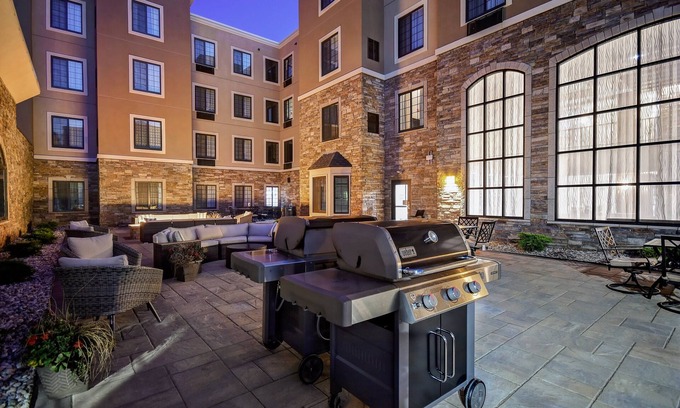 Holland Hotel | Staybridge Suites Holland by IHG