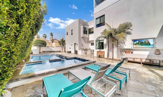 Huntington Beach House | Staycation! Rooftop Ocean Views/2min Walk To Beach/Private Pool