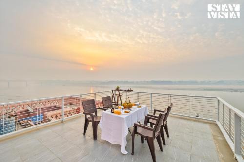 Varanasi Villa | StayVista at The Ganga House - Holy River Varanasi