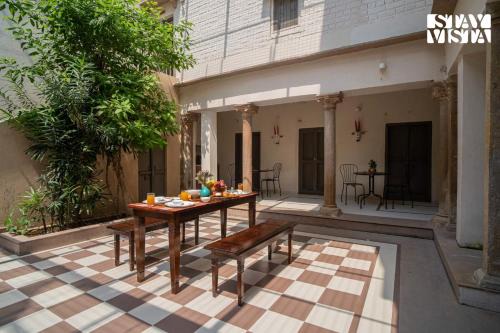 Varanasi Villa | StayVista at Vintage Varanasi by the Ganges with Wi-Fi, Boards Games