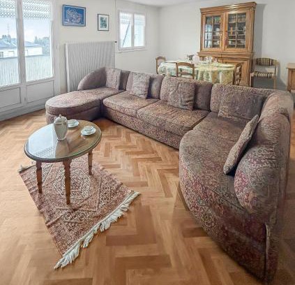 Saint-Cyr-sur-Loire Apartment | StCyrSurLoire Lumineux et bien situé avec balcon & parking privé