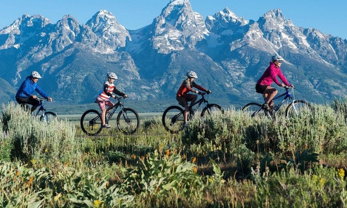 Teton Village Condo | STEAL OF A DEAL! Celebrate the 4th in the beautiful FOUR SEASONS JACKSON HOLE!!