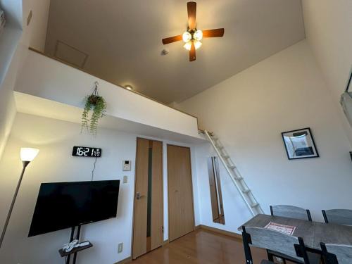 Higashi Apartment | Stella 205 エアコン 無料WiFi Netflix