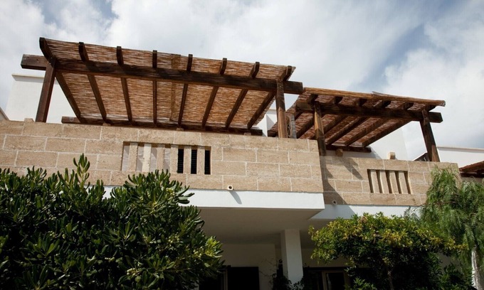 Torre Pali House | Stella Maris Holidays -Apartment with canopy