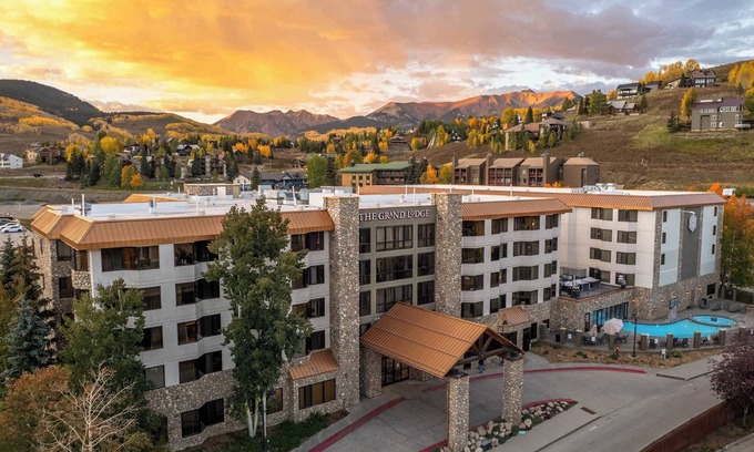 Crested Butte Condo | Stellar Location, Pool, Steam Room, Gym