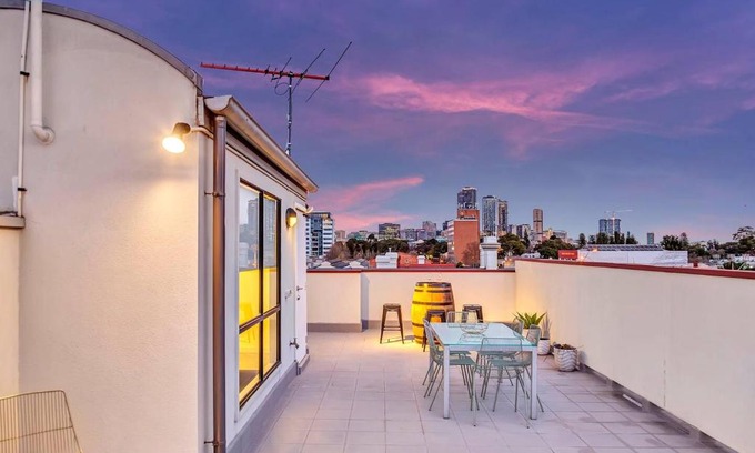 Kent Town House | Stellar - Spacious Rooftop Dreamscape in Adelaide