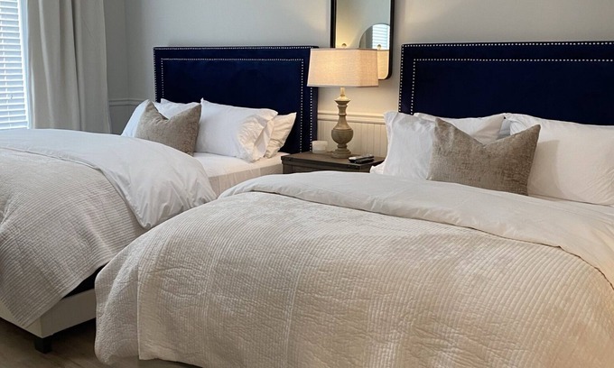 Auburn Condo | Steps away from Jordan Hare Stadium, Auburn Arena & downtown Auburn!