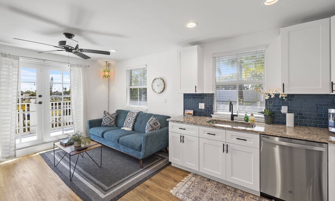 Downtown West Palm Beach Cottage | Steps from Downtown West Palm Beach