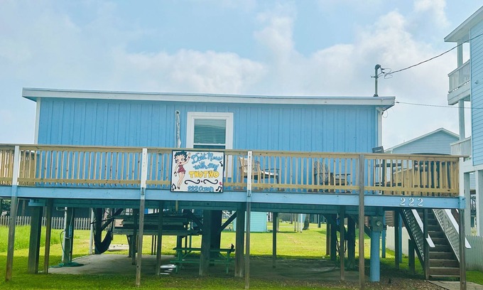 Surfside Beach House | Steps from the beach