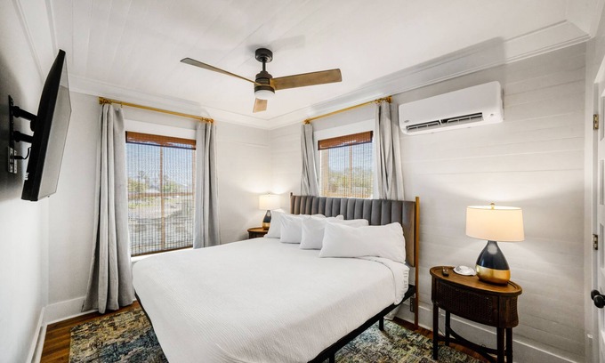 Historic Downtown Apalachicola Apartment | Steps to Battery Park and Water, King Bedroom, Newly Renovated Historic Property