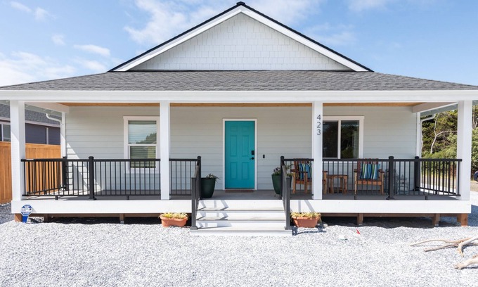 Westport House | Steps to Beach! New 3BR Home - AC- Hot Tub - EV Charger - Fire Pit