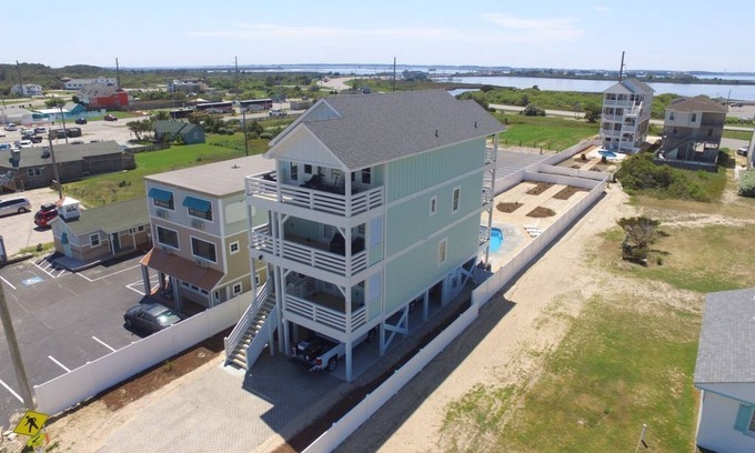 Nags Head House | Steps to Beach*Private Heated Pool*Elevator* Jennette's Pier