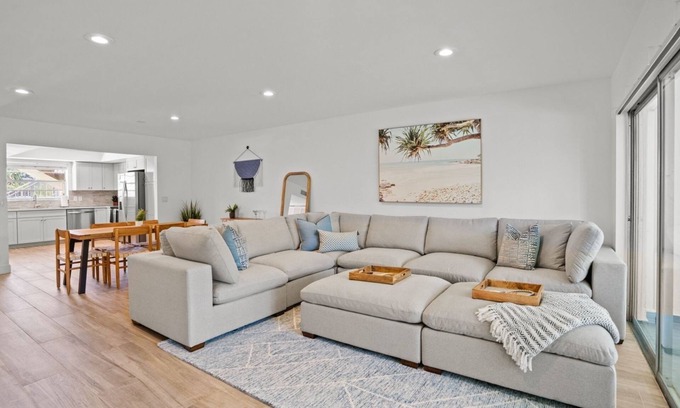 Palm Beach Shores House | Steps to Beach! 4 condos in 1- Perfect for Groups