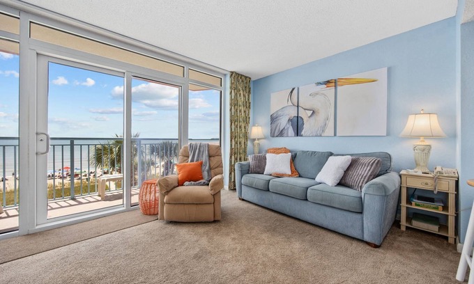 Myrtle Beach Condo | Steps to the Beach - Short Drive to Dining & Shops - Rox302