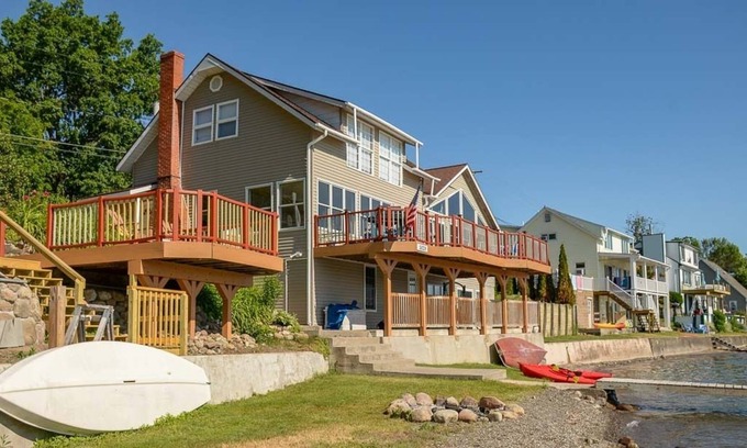 Geneseo Cottage | Steps to the Beach : "Family Friendly Retreat"