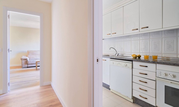 Guadalmar Apartment | Steps to the Beach: Spacious Apartment in Málaga