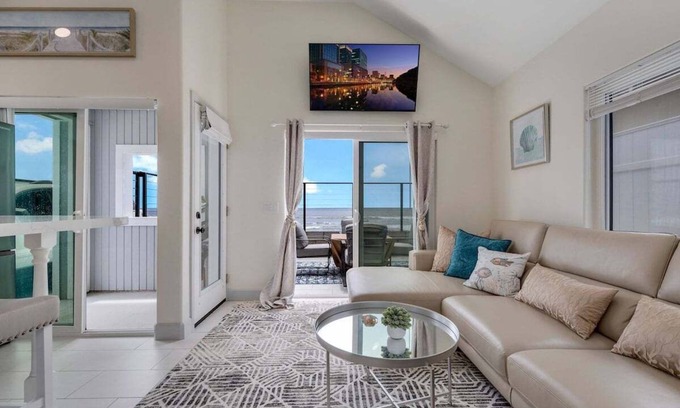 Townsite House | Steps to the Sand | Shining Sea Oceanfront Retreat w/Firepit