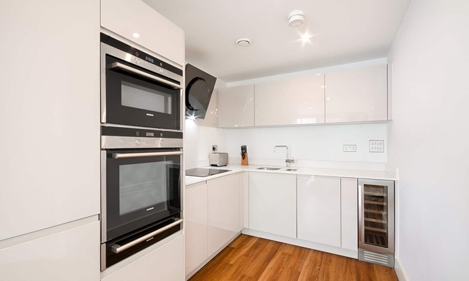 Whitechapel Apartment | Still Life Aldgate Deluxe