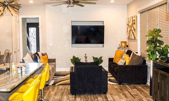 Memphis House | Stlyish Downtown Home