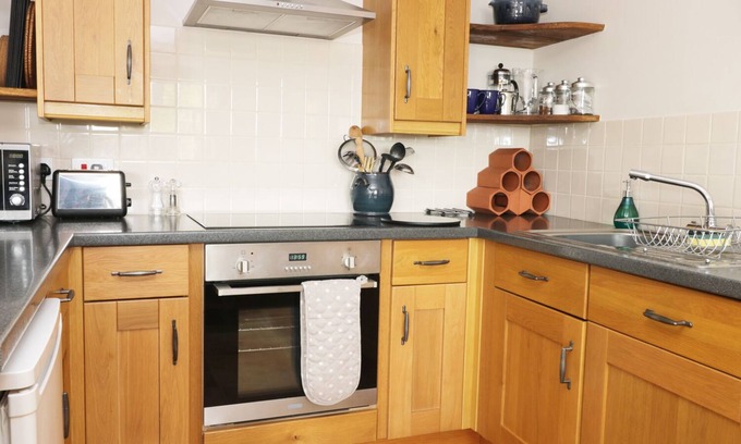 Spaunton Cottage | Stone Cross