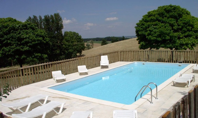 Beaugas House | Stone farmhouse with swimming pool on 20ha of meadows and woods