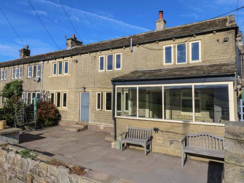 Holmfirth House | Stone & Fleece Cottage