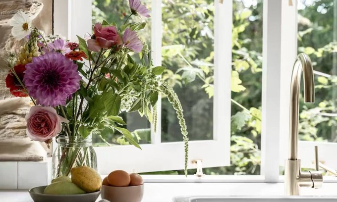 Aldgate Cottage | Stone Gate CottagenModern meets Charm