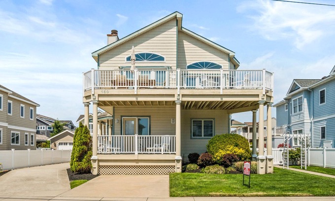 Stone Harbor House | Stone Harbor - 5th Home from Beach (86th St) walk downtown, beach & new pool
