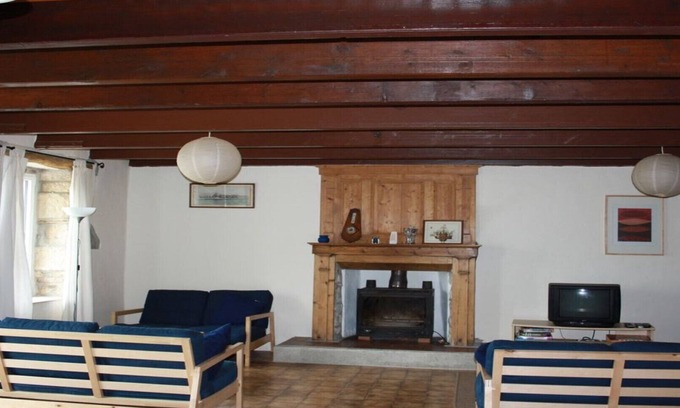 Crozon House | Stone house in the countryside for 11 people