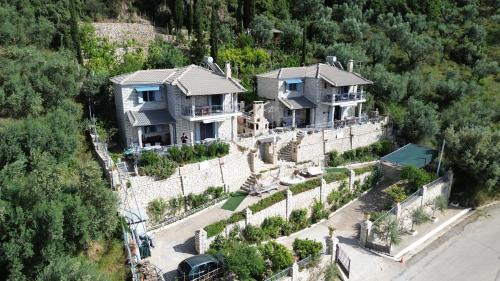 Koumaris House | Stone Maisonettes