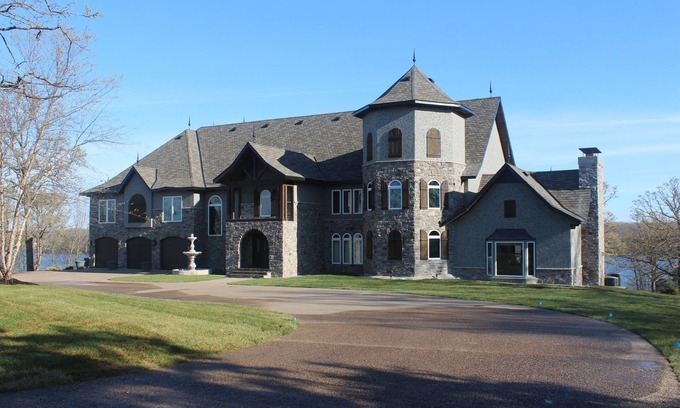 Osage Beach House | Stone's Mansion in Osage Beach MO