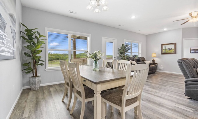 Branson West Condo | Stonebridge Resort, Golf Course, Pools, Upgraded Decor, Free Tickets