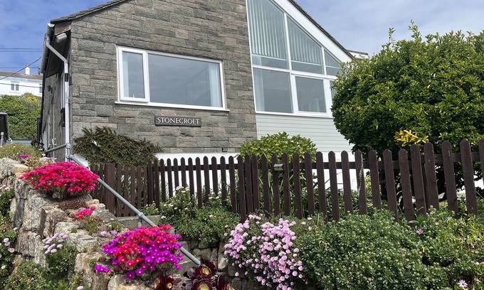 Praa Sands Cottage | STONECROFT, pet friendly, character holiday cottage in Praa Sands