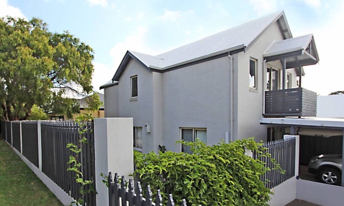 Margaret River Apartment | Stones Throw | Centre Of Town | Walk To Trails