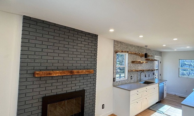 Canton House | STONES THROW CHATEAU: Modern-Rustic 4 BR/2BA Mtn View Home close to EVERYTHINGnn