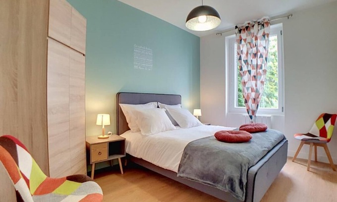 Saint-Fons Apartment | Stop Chez M Select Street! Quality Comfort Simplicity!