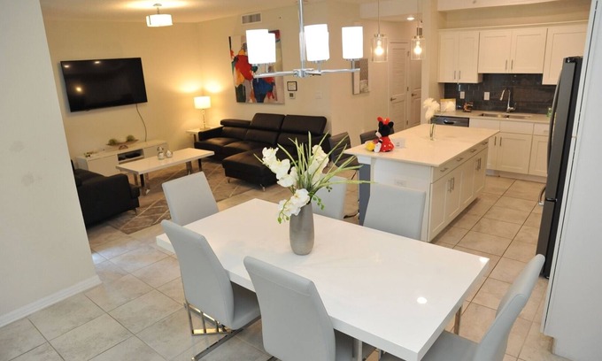 Kissimmee Condo | Storey Lake 2BR Condo | Near Disney + Resort Pool