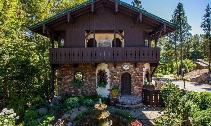 Downtown Leavenworth Hotel | Storybook Riverside Inn