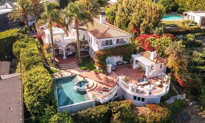 Bel Air Villa | Stradella Spanish - 3B Contemporary Mediterranean Resort-Style in Bel Air