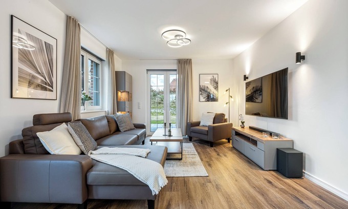 Rosenhagen Apartment | Strandkorb Rosenhagen - light-flooded 5-star apartment near the beach