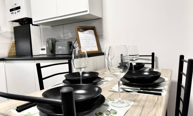 Stratford and New Town Apartment | Stratford-