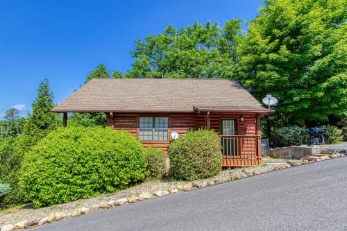 Sevierville House | Strawberry Fields, Indoor resort Pool, WIFI, 685 FREE tickets each paid day