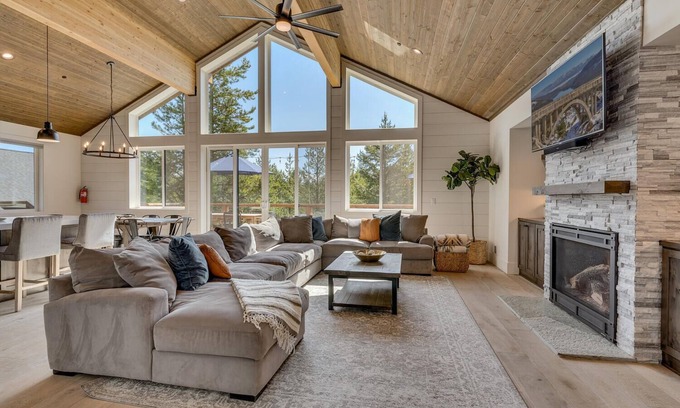 Truckee House | Streams and Dreams - TLUXP