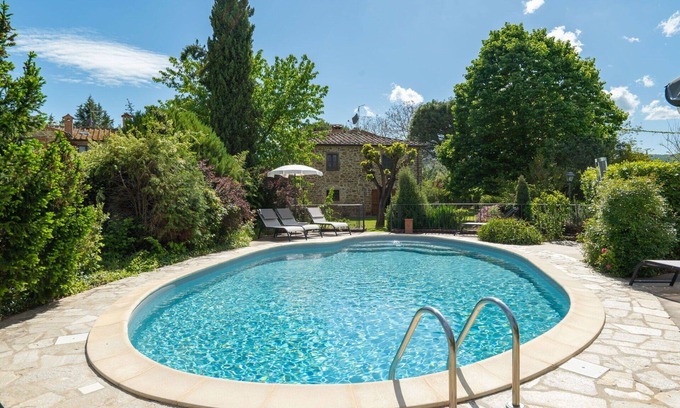 Monte San Savino Villa | Stunning private villa for 10 people with WIFI, private pool, TV, pets allowed and panoramic view