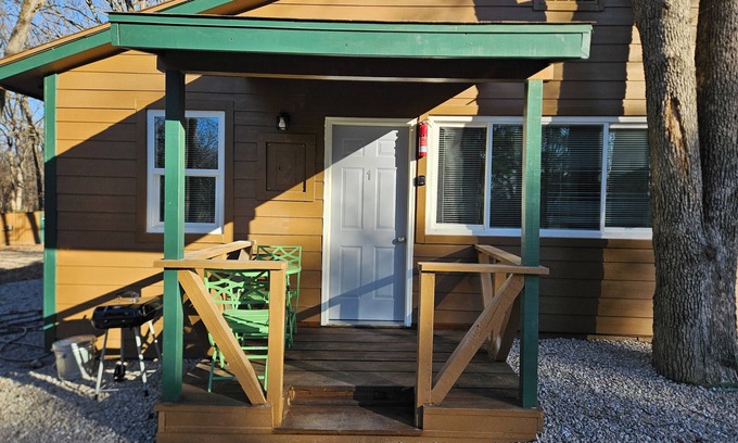 Lebanon Apartment | Studio #1 at Bennettscape Lodge with WiFi and AC by Bennett Spring State Park