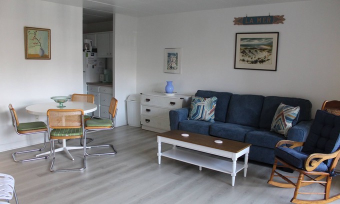 Rehoboth Beach Condo | Studio & 1 Bath in Rehoboth Beach - Ocean Block