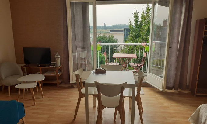 Blois Apartment | Studio 2/3 Pers - à 2 pas de la Loire - Balcon - Parking Privé - Box Vélos - 2