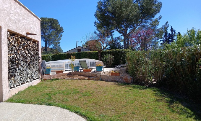 Carces Apartment | Studio 2 Pers Avec Piscine Classé 3 , Enregistré Sous le n° 83032000133mq