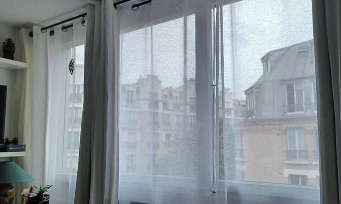 19th Arrondissement Apartment | Studio 2p Métro Crimée